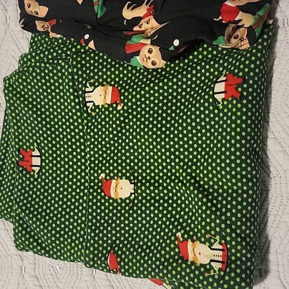 Lularoe OS chihuahua Christmas leggings - Picture 3 of 4
